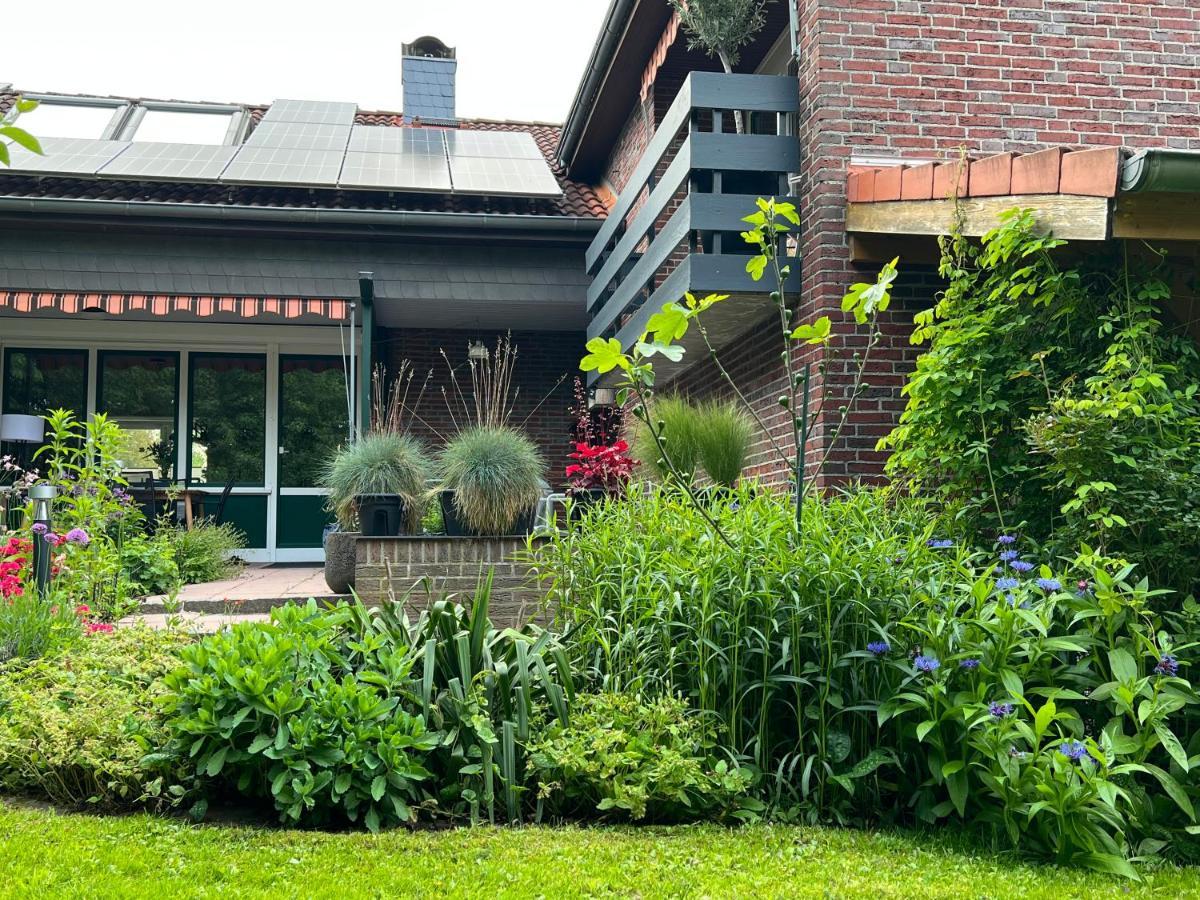Aussergewoehnliches Haus Mit Sauna, Kamin Und Garten Wilhelmshaven Esterno foto