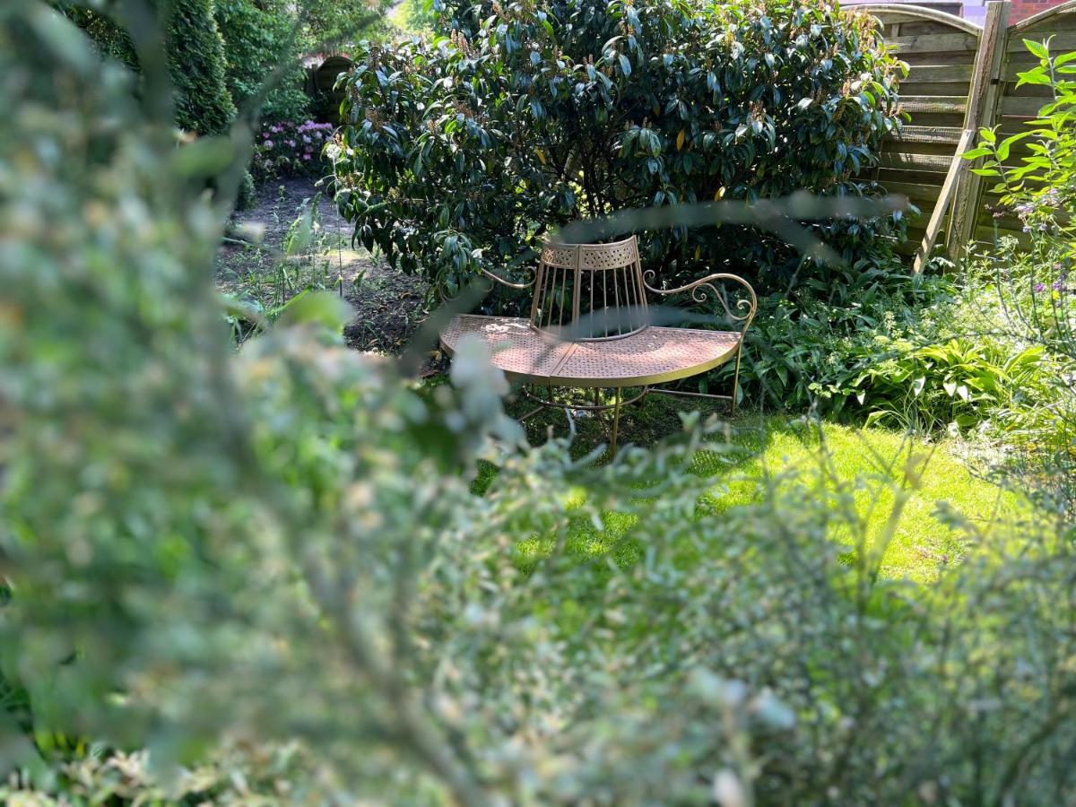 Aussergewoehnliches Haus Mit Sauna, Kamin Und Garten Wilhelmshaven Esterno foto