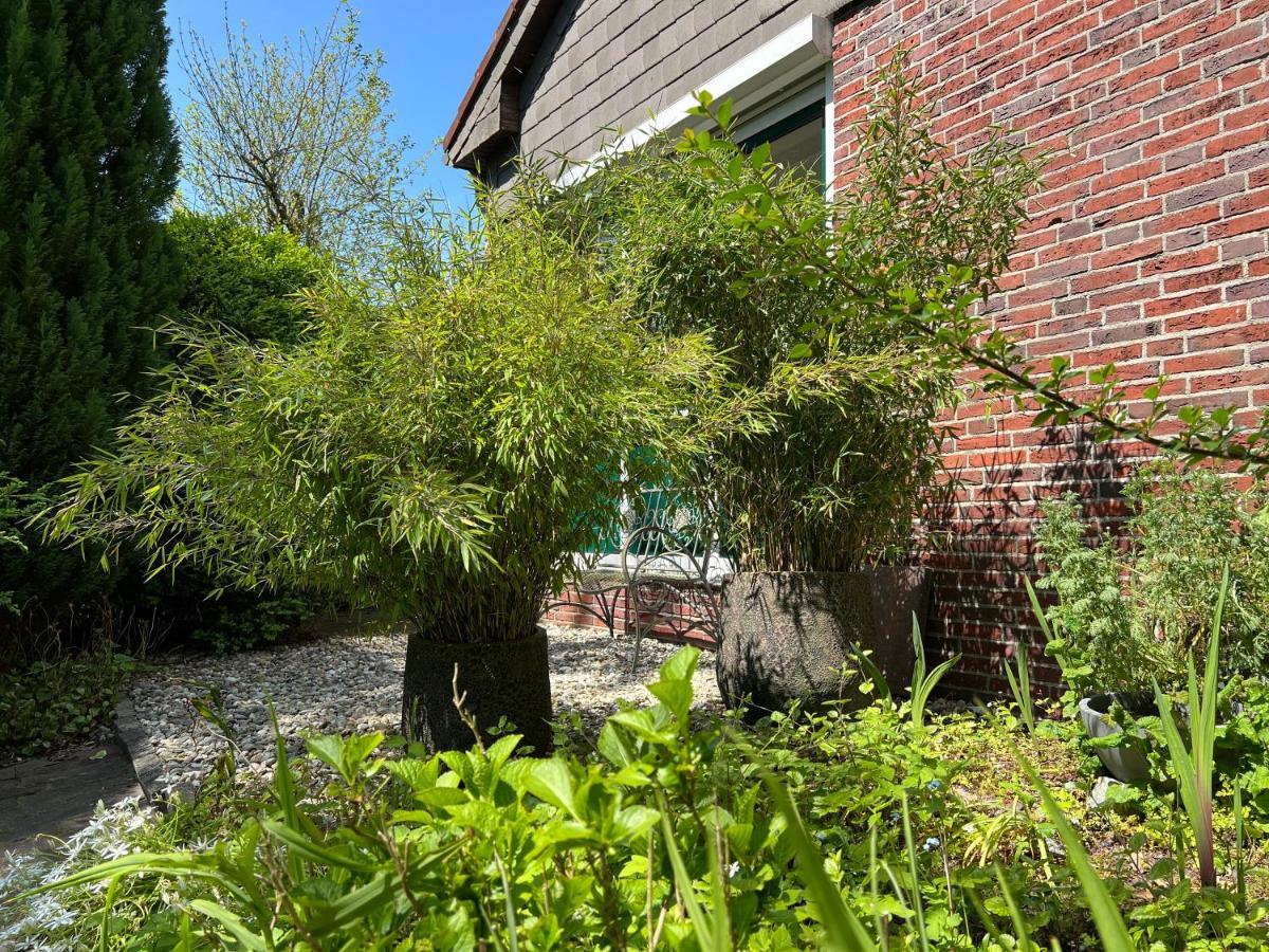 Aussergewoehnliches Haus Mit Sauna, Kamin Und Garten Wilhelmshaven Esterno foto