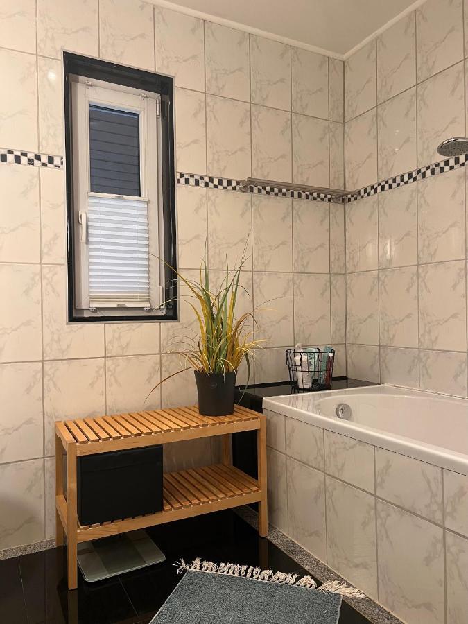 Aussergewoehnliches Haus Mit Sauna, Kamin Und Garten Wilhelmshaven Esterno foto