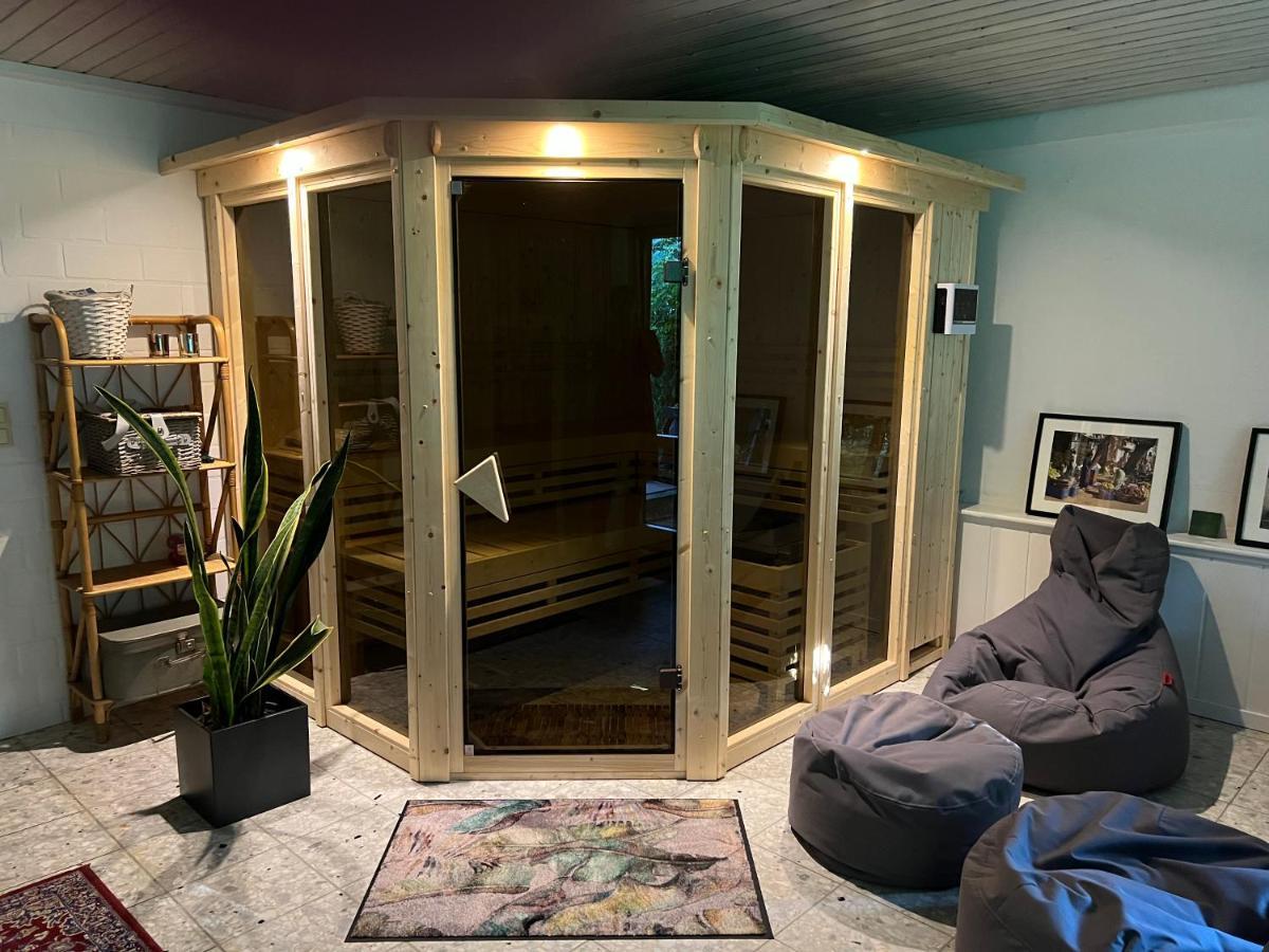 Aussergewoehnliches Haus Mit Sauna, Kamin Und Garten Wilhelmshaven Esterno foto
