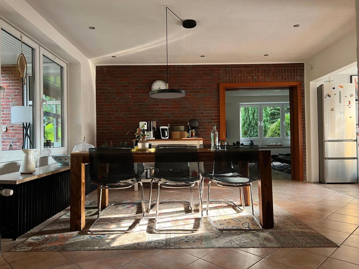 Aussergewoehnliches Haus Mit Sauna, Kamin Und Garten Wilhelmshaven Esterno foto