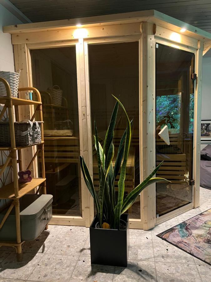 Aussergewoehnliches Haus Mit Sauna, Kamin Und Garten Wilhelmshaven Esterno foto