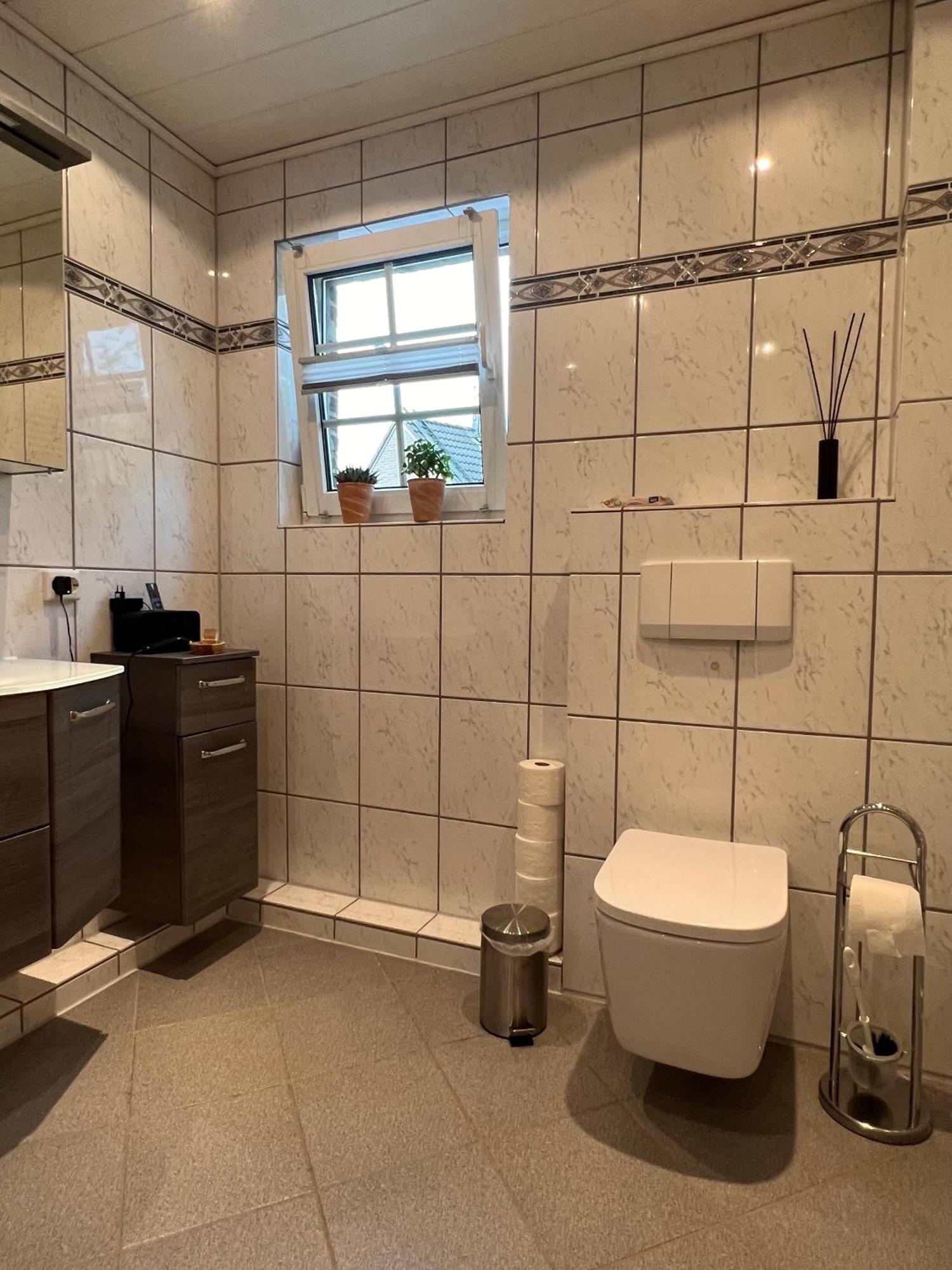 Aussergewoehnliches Haus Mit Sauna, Kamin Und Garten Wilhelmshaven Esterno foto
